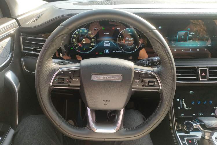 Used JETOUR X90 2021 1.5T DCT Shadow Wisdom Edition 5 Seats Steering Wheel
