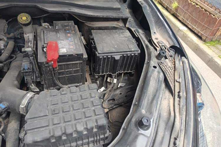 Used JETOUR X90 2022 1.5T Manual Shadow Edition 5-Seater Engine Bay Left