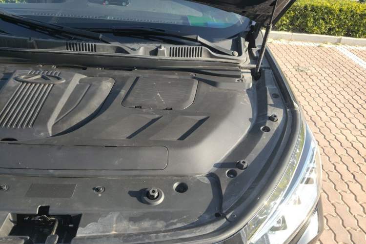 Used JETOUR X90 2022 Zilong 2.0T DCT Changsheng Edition 5-seater Engine Bay Left