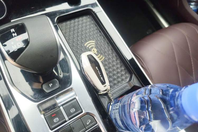 Used JETOUR X90 2022 Zilong 2.0T DCT Changsheng Edition 7-Seater Gear Lever