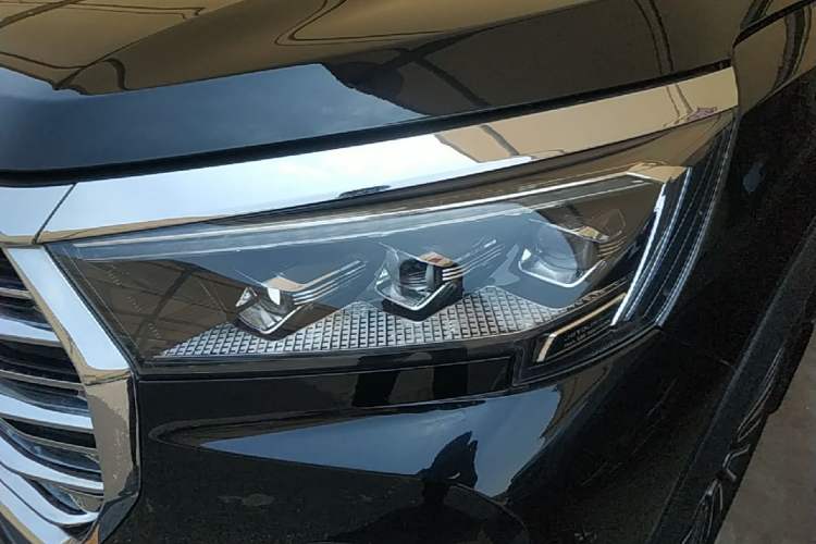 Used JETOUR X90 2022 Zilong 2.0T DCT Changsheng Edition 7-Seater Left Front Headlight