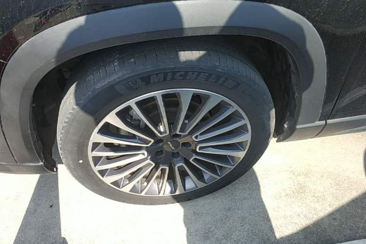 Used JETOUR X90 2022 Zilong 2.0T DCT Changsheng Edition 7-Seater Left Front Wheel Hub