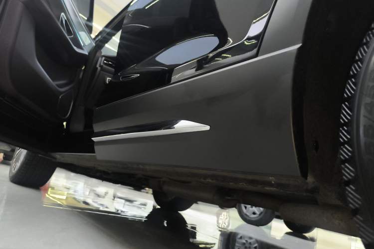 Used JETOUR X90 2022 Zilong 2.0T DCT Changsheng Edition 5-seater Left Side Sill