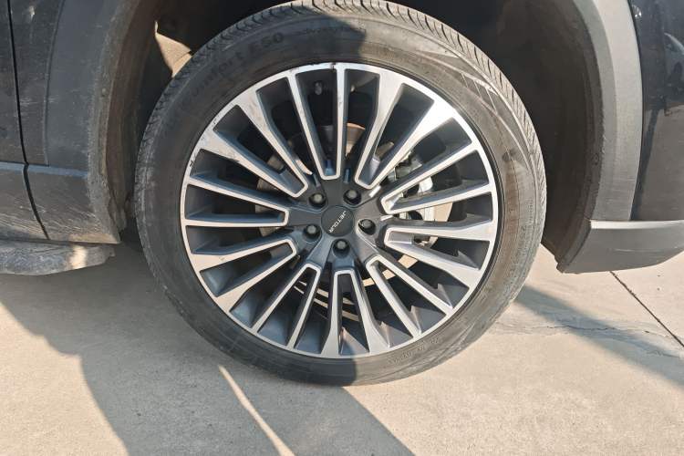 Used JETOUR X90 2022 Zilong 2.0T DCT Changsheng Edition 7-Seater Right Front Wheel Hub