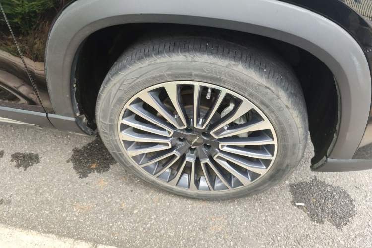Used JETOUR X90 2022 Zilong 2.0T DCT Changsheng Edition 7-Seater Right Front Wheel Hub