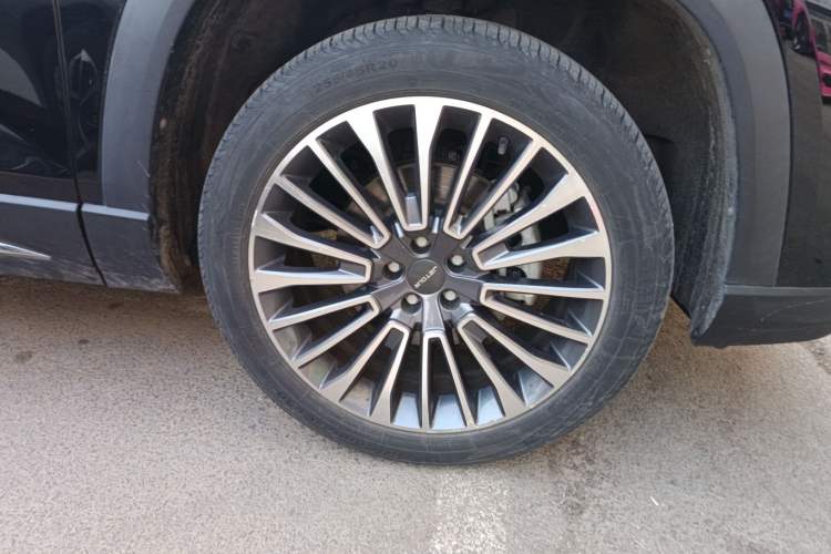 Used JETOUR X90 2022 Zilong 2.0T DCT Changsheng Edition 7-Seater Right Front Wheel Hub