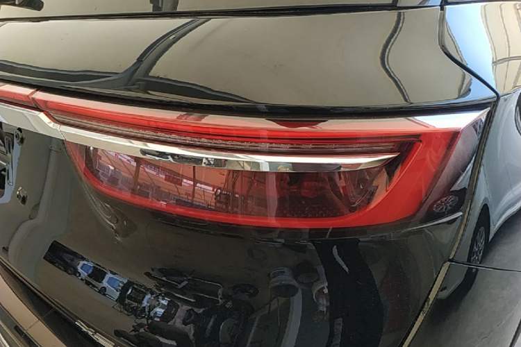 Used JETOUR X90 2022 Zilong 2.0T DCT Changsheng Edition 7-Seater Right Rear Taillight