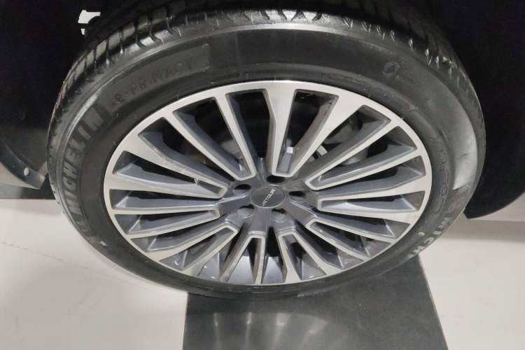 Used JETOUR X90 2022 Zilong 2.0T DCT Changsheng Edition 5-seater Right Rear Wheel Hub