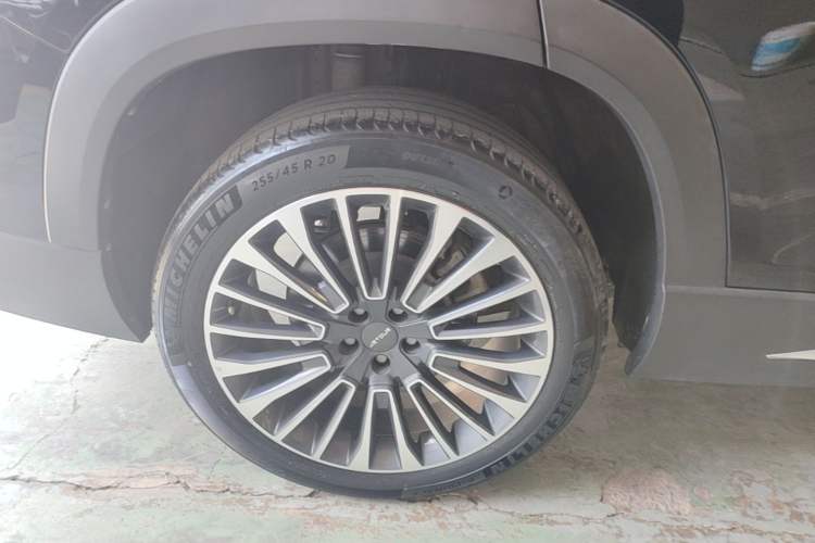 Used JETOUR X90 2022 Zilong 2.0T DCT Changsheng Edition 7-Seater Right Rear Wheel Hub
