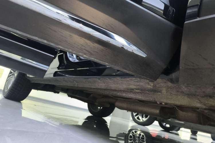 Used JETOUR X90 2022 Zilong 2.0T DCT Changsheng Edition 5-seater Right Side Sill