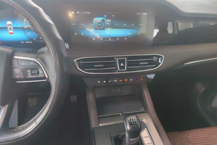 Used JETOUR X90 2022 1.5T Manual Shadow Comfort Edition 5 Seats Audio And AC Panel