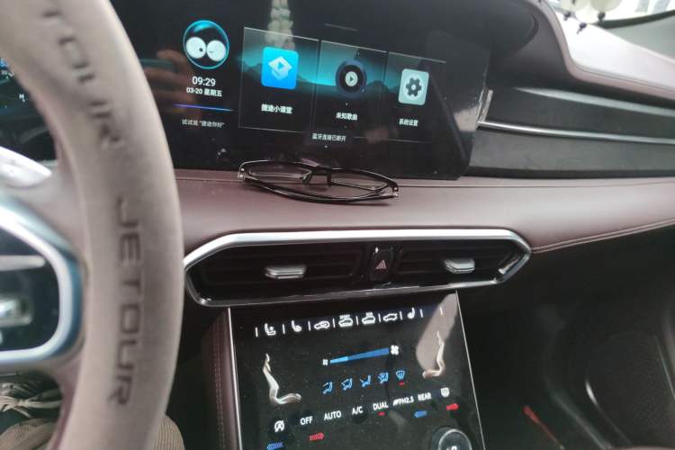 Used JETOUR X90 2022 Zilong 2.0T DCT Wushen Edition 7-Seater Audio And AC Panel
