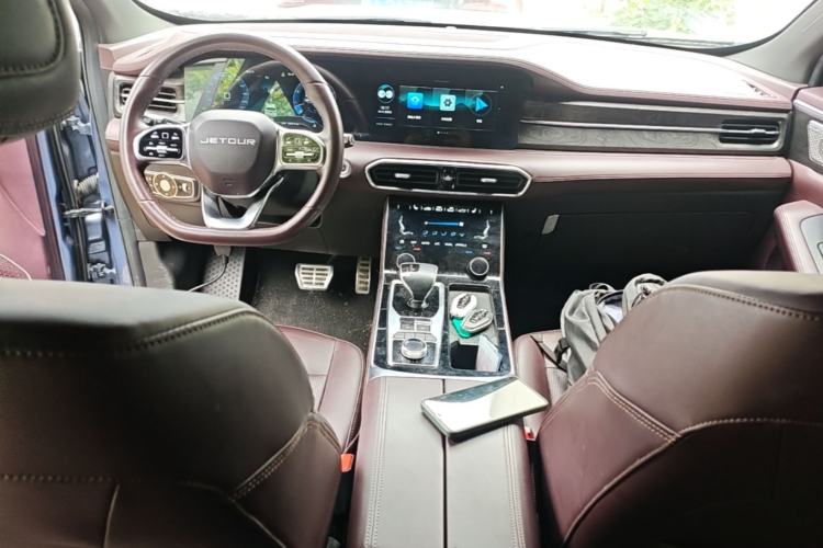 Used JETOUR X90 2022 Zilong 2.0T DCT Changsheng Edition 7-Seater Center Console