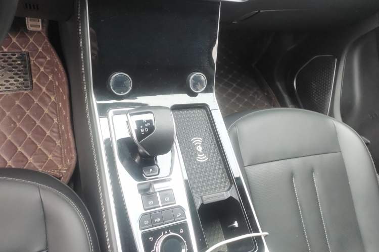 Used JETOUR X90 2022 Zilong 2.0T DCT Wushen Edition 7-Seater Gear Lever