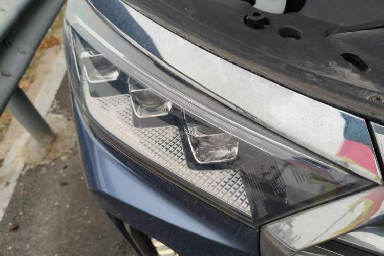 Used JETOUR X90 2022 Zilong 2.0T DCT Wushen Edition 7-Seater Right Front Headlight