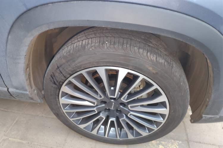 Used JETOUR X90 2022 Zilong 2.0T DCT Changsheng Edition 7-Seater Right Front Wheel Hub