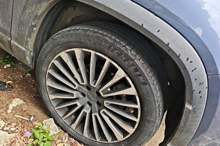 Used JETOUR X90 2022 Zilong 2.0T DCT Changsheng Edition 7-Seater Right Front Wheel Hub