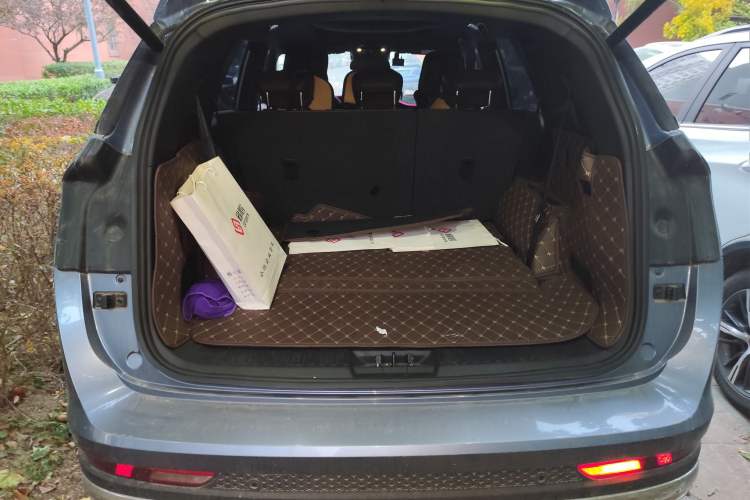 Used JETOUR X90 2022 Zilong 2.0T DCT Changsheng Edition 7-Seater Trunk