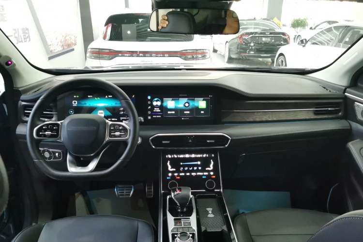 Used JETOUR X90 2022 Zilong 2.0T DCT Wushen Edition 7-Seater Center Console