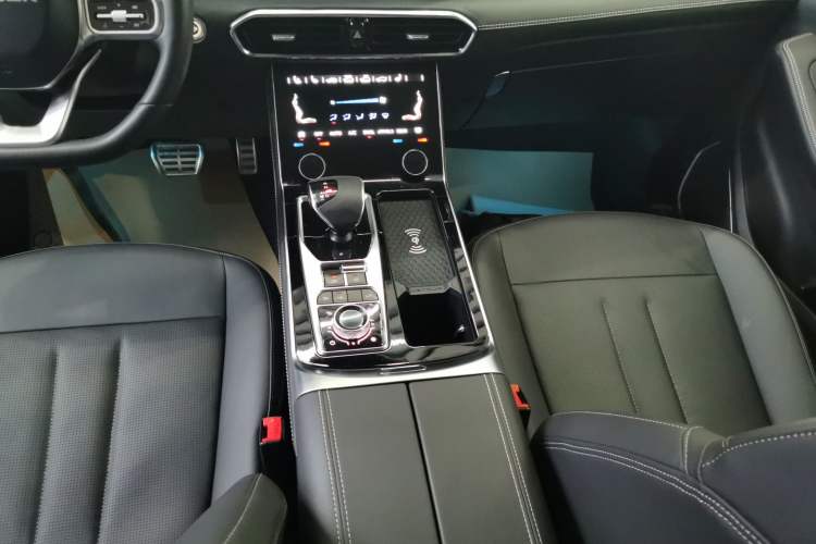 Used JETOUR X90 2022 Zilong 2.0T DCT Wushen Edition 7-Seater Gear Lever