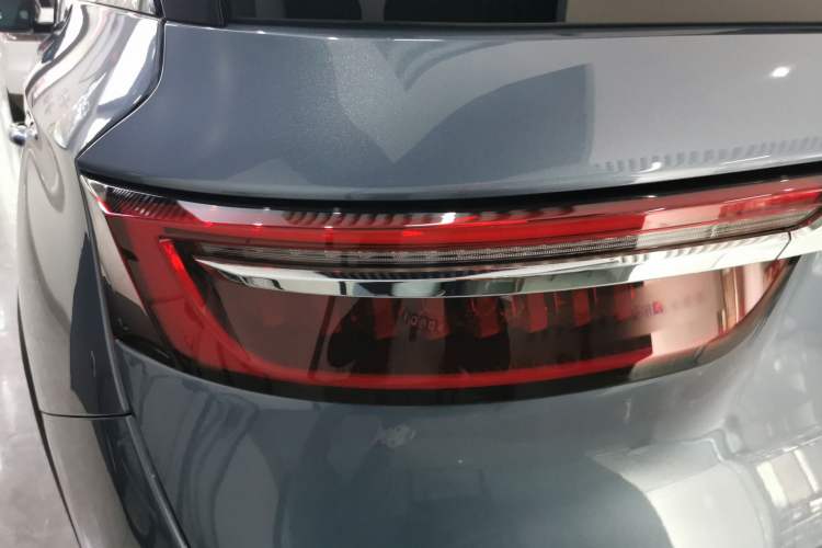 Used JETOUR X90 2022 Zilong 2.0T DCT Wushen Edition 7-Seater Left Rear Taillight