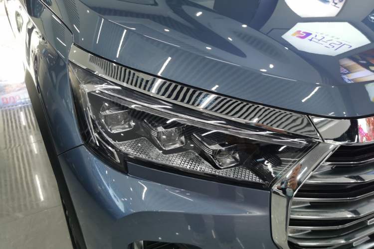 Used JETOUR X90 2022 Zilong 2.0T DCT Wushen Edition 7-Seater Right Front Headlight