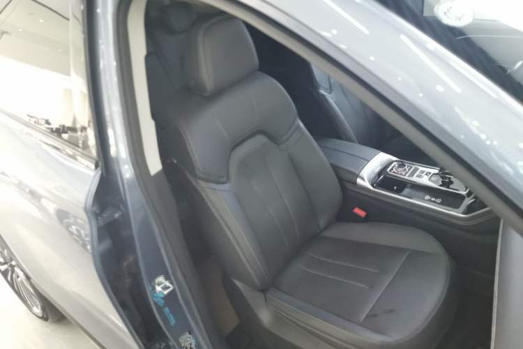 Used JETOUR X90 2022 Zilong 2.0T DCT Wushen Edition 7-Seater Right Front Seat