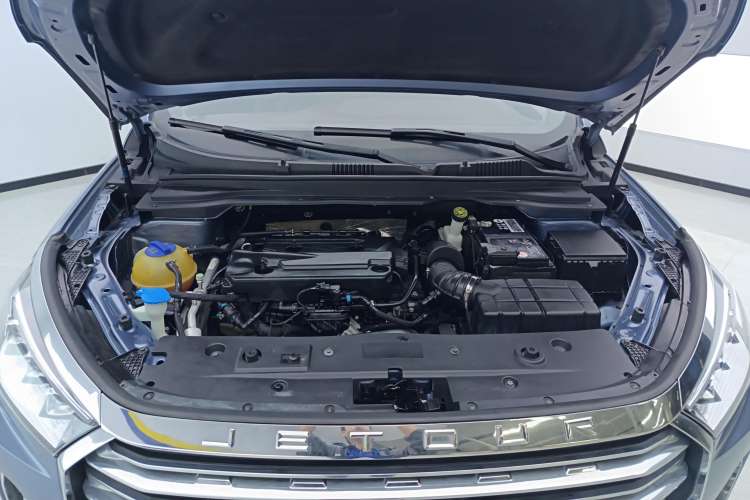 Used JETOUR X90 2022 Zilong 2.0T DCT Changsheng Edition 6-Seater Engine Bay