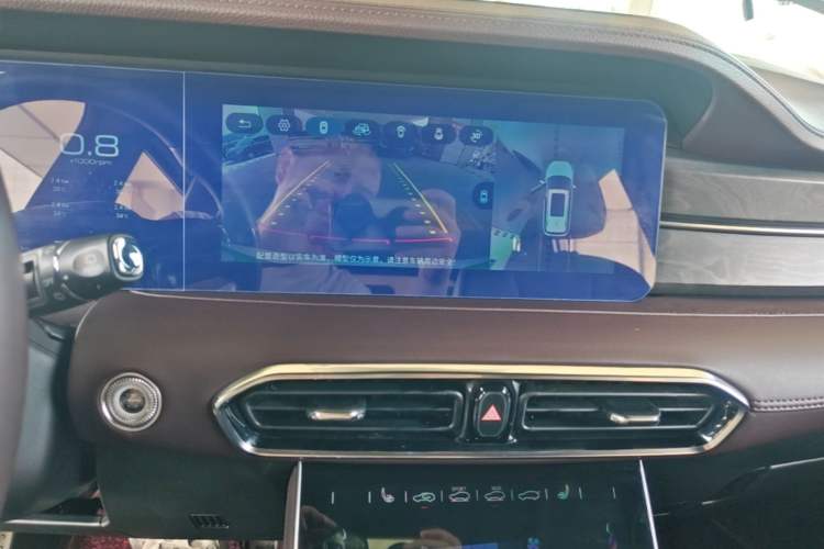 Used JETOUR X90 2022 Zilong 2.0T DCT Changsheng Edition 7-Seater Audio And AC Panel