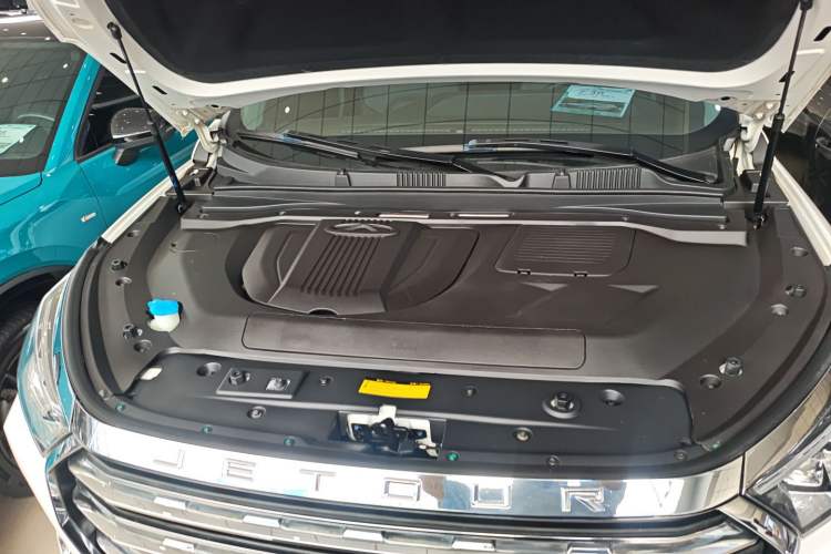 Used JETOUR X90 2022 Zilong 2.0T DCT Changsheng Edition 5-seater Engine Bay