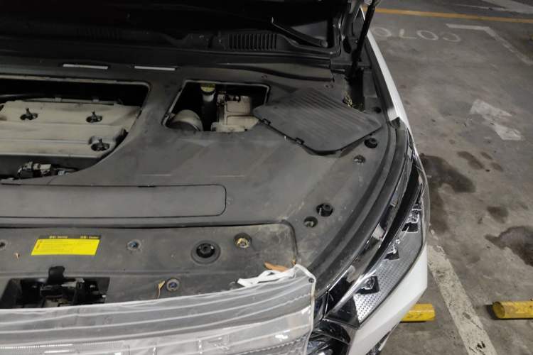 Used JETOUR X90 2022 Zilong 2.0T DCT Changsheng Edition 5-seater Engine Bay Left