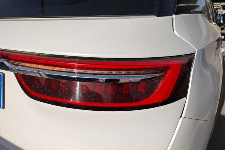 Used JETOUR X90 2022 Zilong 2.0T DCT Changsheng Edition 7-Seater Exterior 3