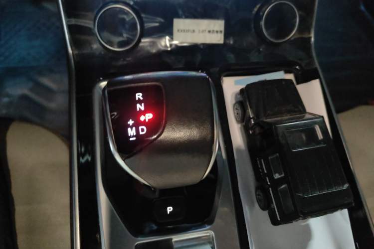 Used JETOUR X90 2022 Zilong 2.0T DCT Changsheng Edition 5-seater Gear Lever