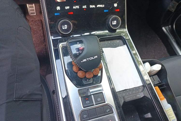Used JETOUR X90 2022 Zilong 2.0T DCT Changsheng Edition 5-seater Gear Lever