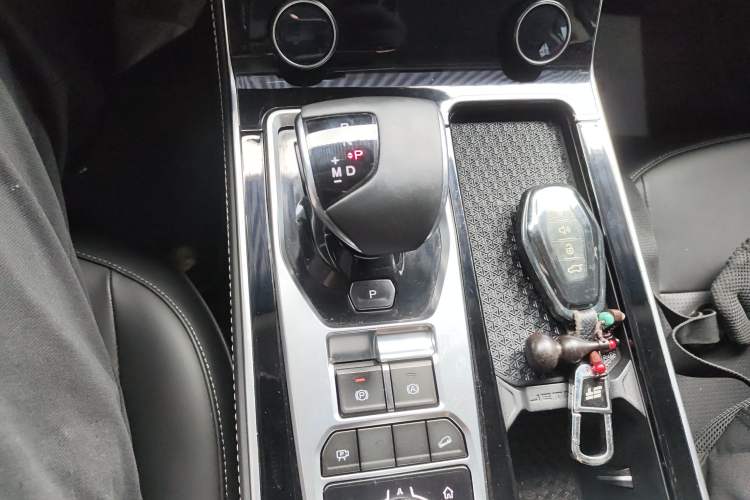Used JETOUR X90 2022 Zilong 2.0T DCT Tiger威 Edition 5-seater Gear Lever