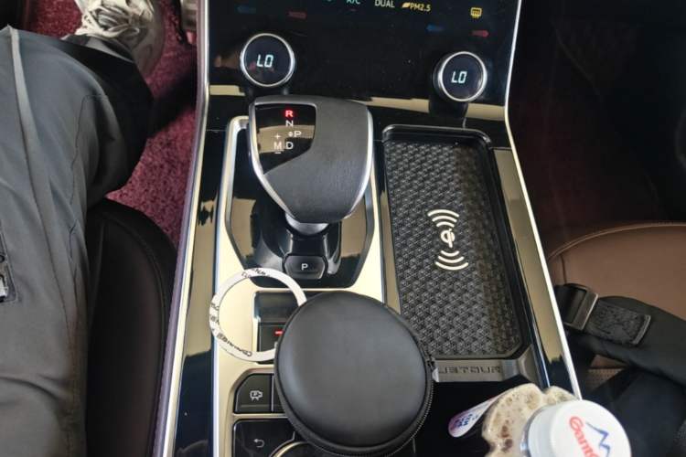 Used JETOUR X90 2022 Zilong 2.0T DCT Changsheng Edition 7-Seater Gear Lever