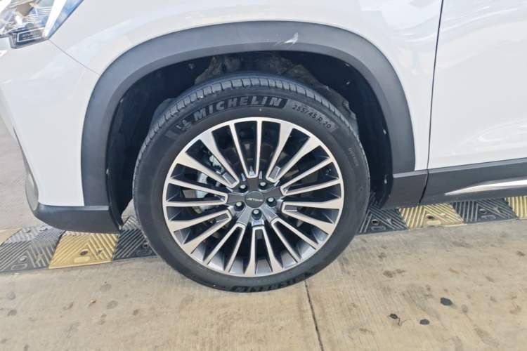 Used JETOUR X90 2022 Zilong 2.0T DCT Changsheng Edition 7-Seater Left Front Wheel Hub