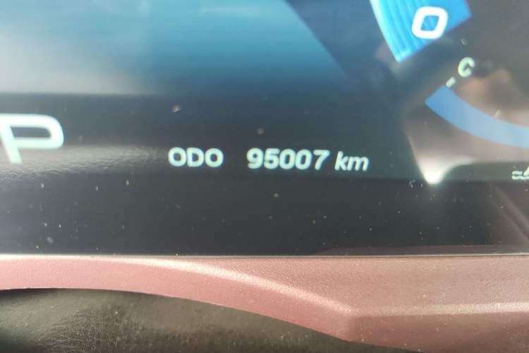Used JETOUR X90 2022 Zilong 2.0T DCT Changsheng Edition 7-Seater Odometer Close Up