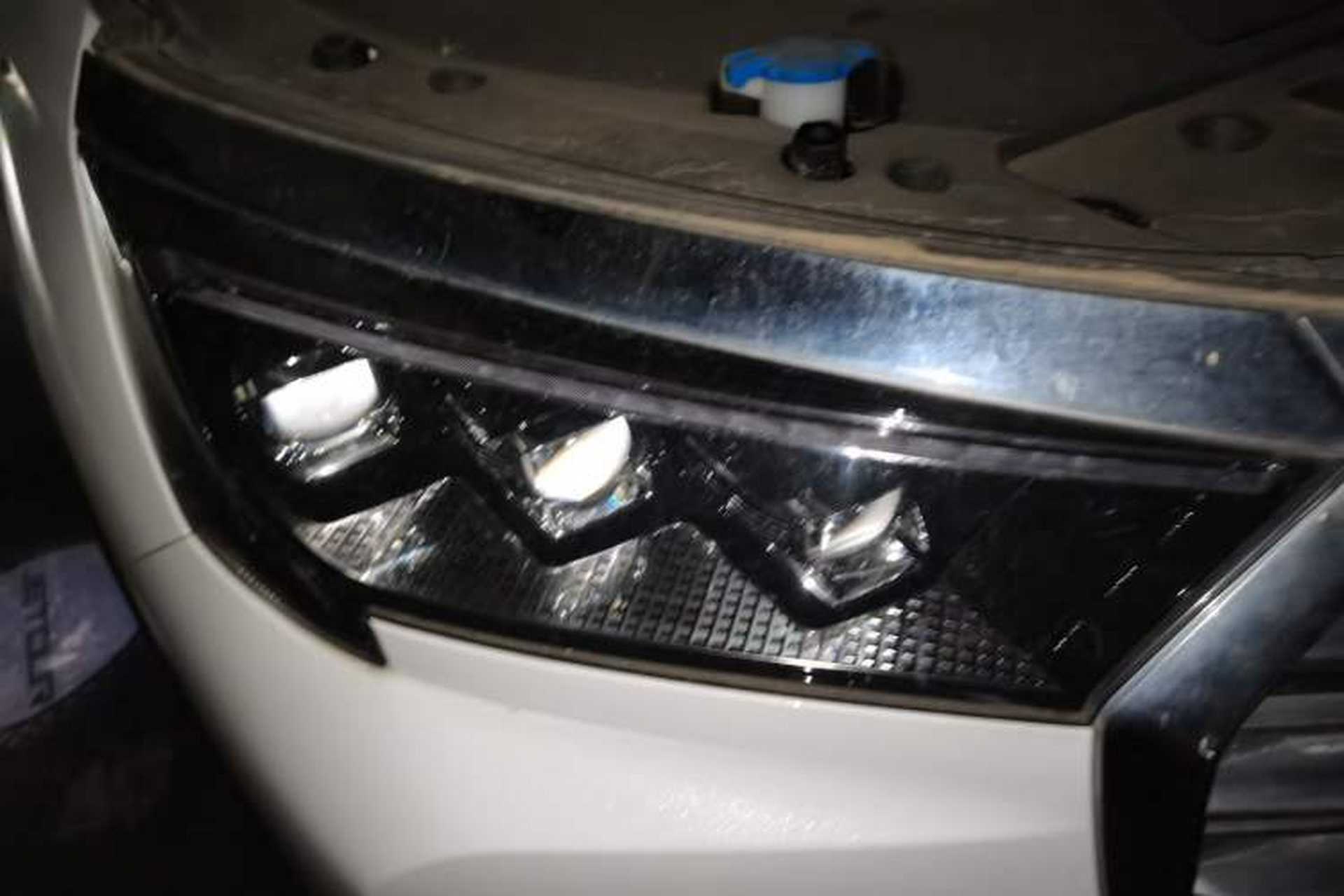 Used JETOUR X90 2022 Zilong 2.0T DCT Changsheng Edition 7-Seater Right Front Headlight