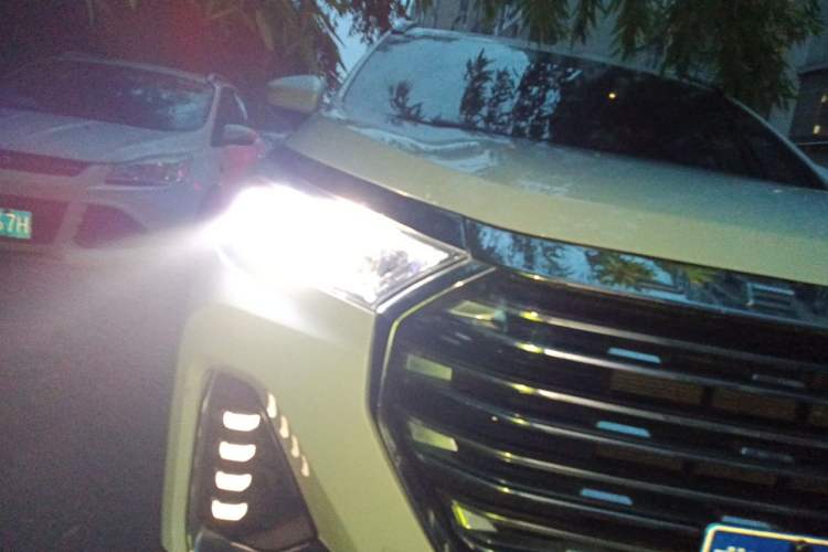 Used JETOUR X90 2022 Zilong 2.0T DCT Changsheng Edition 5-seater Right Front Headlight
