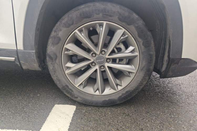 Used JETOUR X90 2022 1.5T Manual Shadow Comfort Edition 5 Seats Right Front Wheel Hub