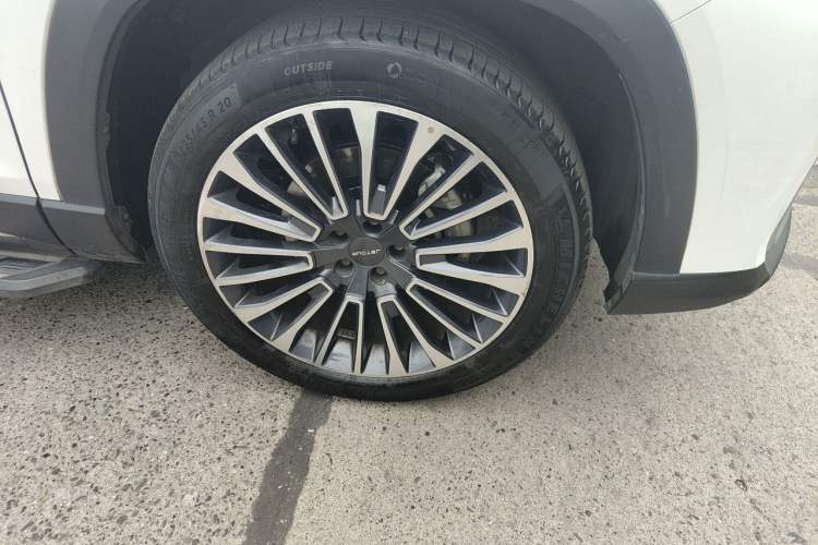 Used JETOUR X90 2022 Zilong 2.0T DCT Changsheng Edition 7-Seater Right Front Wheel Hub