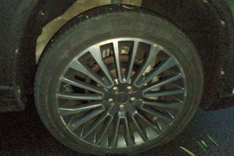 Used JETOUR X90 2022 Zilong 2.0T DCT Changsheng Edition 5-seater Right Front Wheel Hub