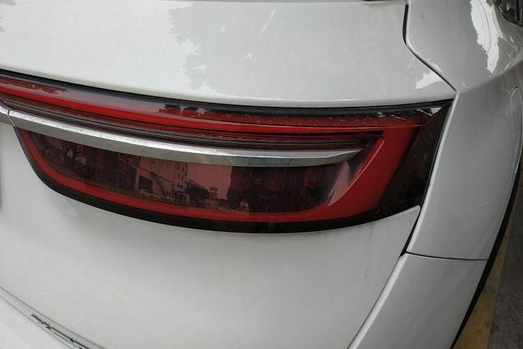 Used JETOUR X90 2022 Zilong 2.0T DCT Tiger威 Edition 7 Seats Right Rear Taillight