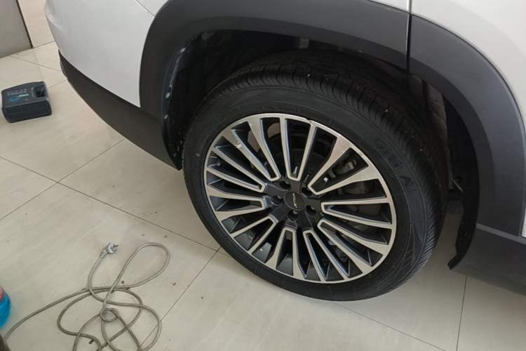 Used JETOUR X90 2022 Zilong 2.0T DCT Changsheng Edition 5-seater Right Rear Wheel Hub