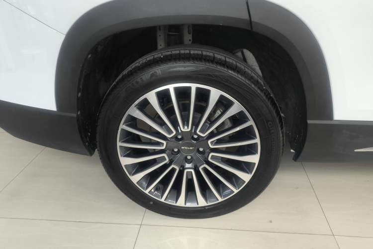 Used JETOUR X90 2022 Zilong 2.0T DCT Changsheng Edition 5-seater Right Rear Wheel Hub