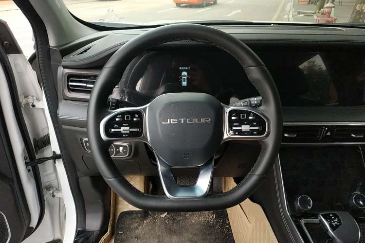 Used JETOUR X90 2022 Zilong 2.0T DCT Tiger威 Edition 7 Seats Steering Wheel