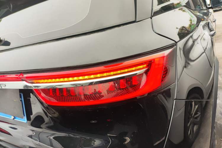 Used JETOUR X90 2023 Zilong 2.0T DCT Changsheng Edition 7-Seater Exterior 1