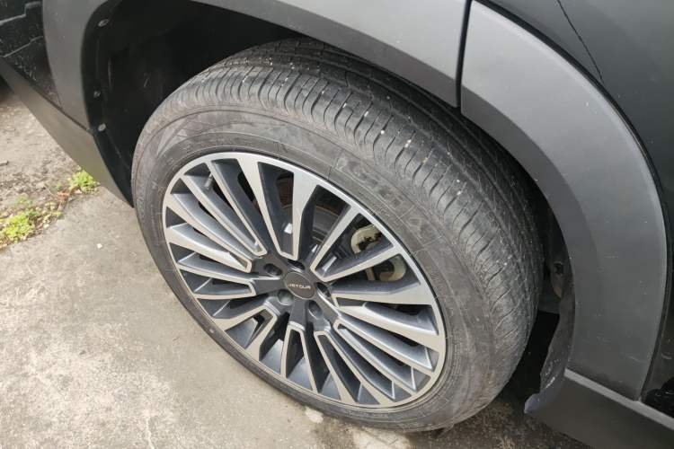 Used JETOUR X90 2023 Zilong 2.0T DCT Changsheng Edition 7-Seater Exterior 3