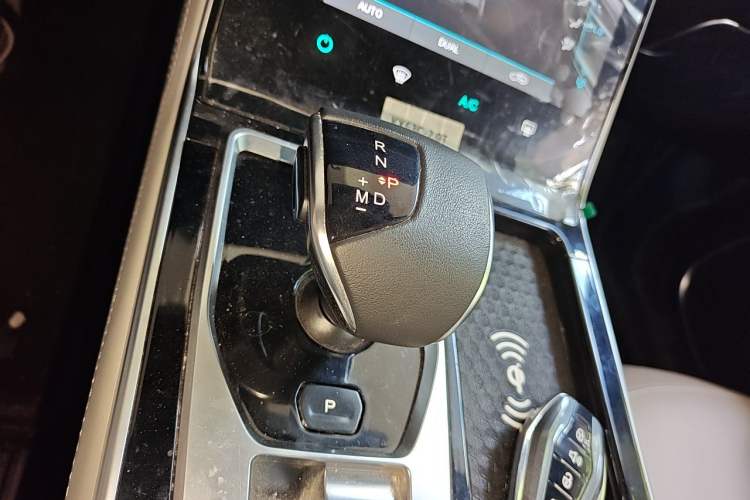 Used JETOUR X90 2023 Zilong 2.0T DCT Wushen Edition 7-Seater Gear Lever